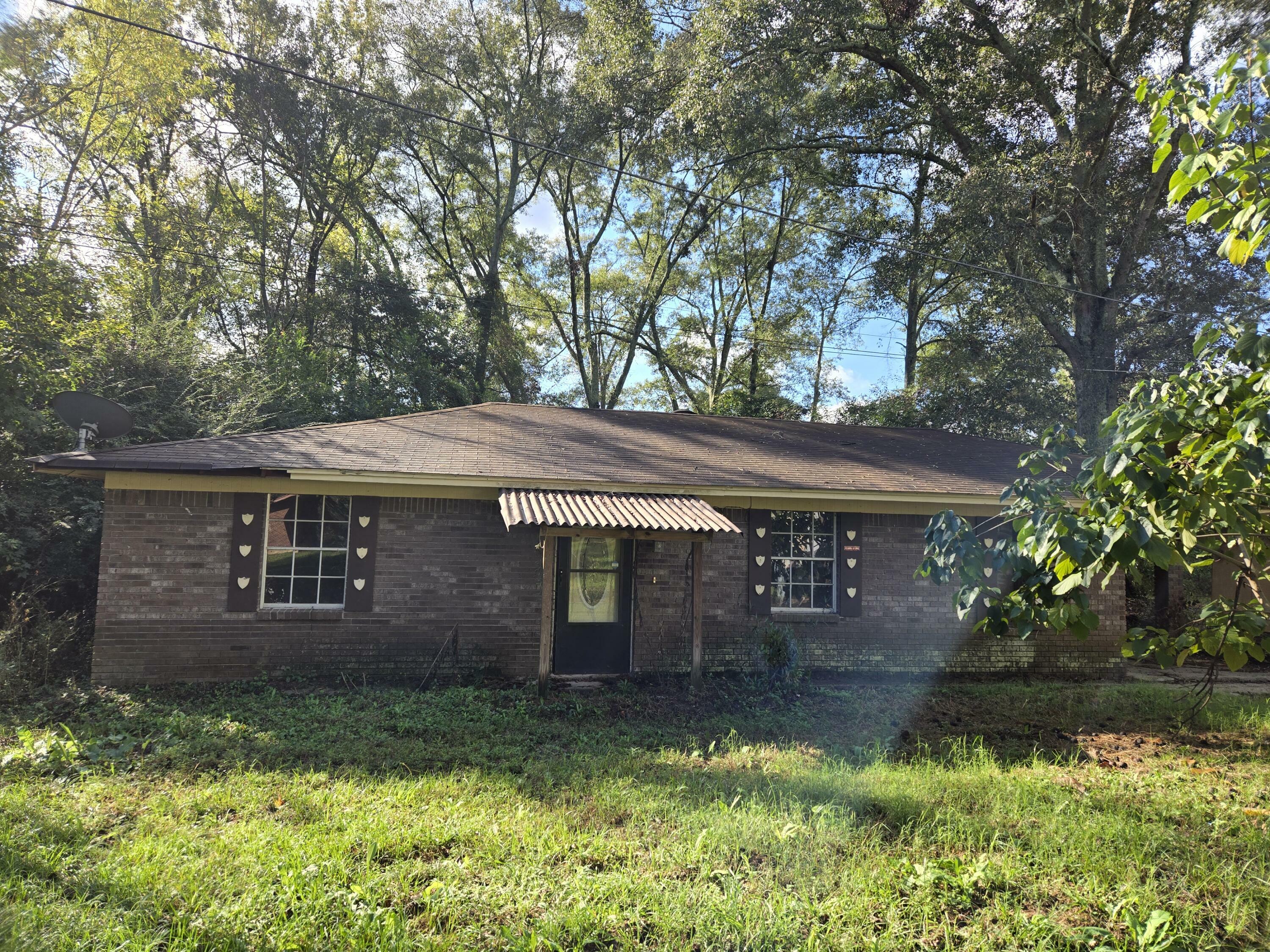 Property Photo: 303 Simon St. MS 39475