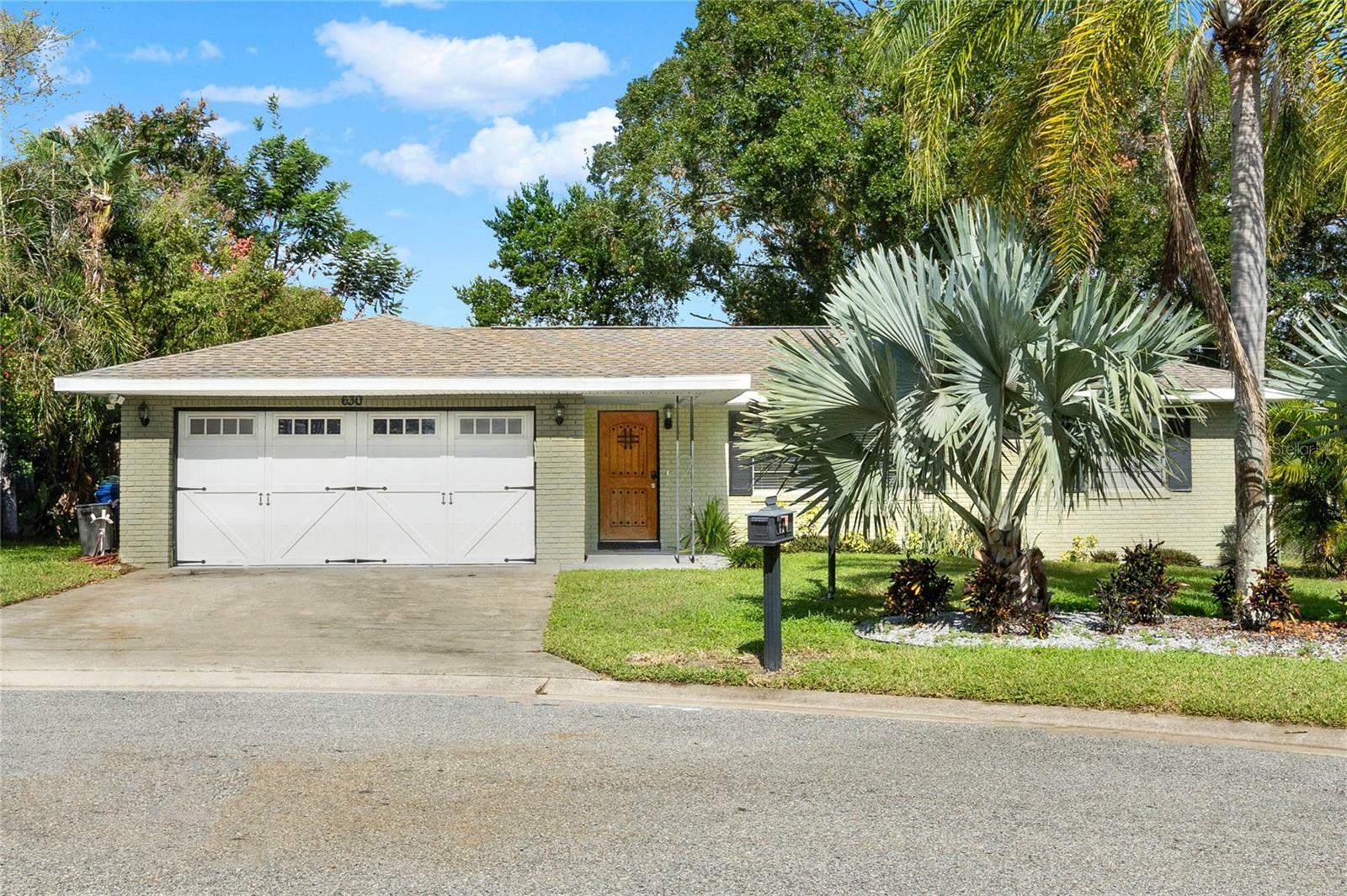 Property Photo:  630 Hillside Circle  FL 33850 