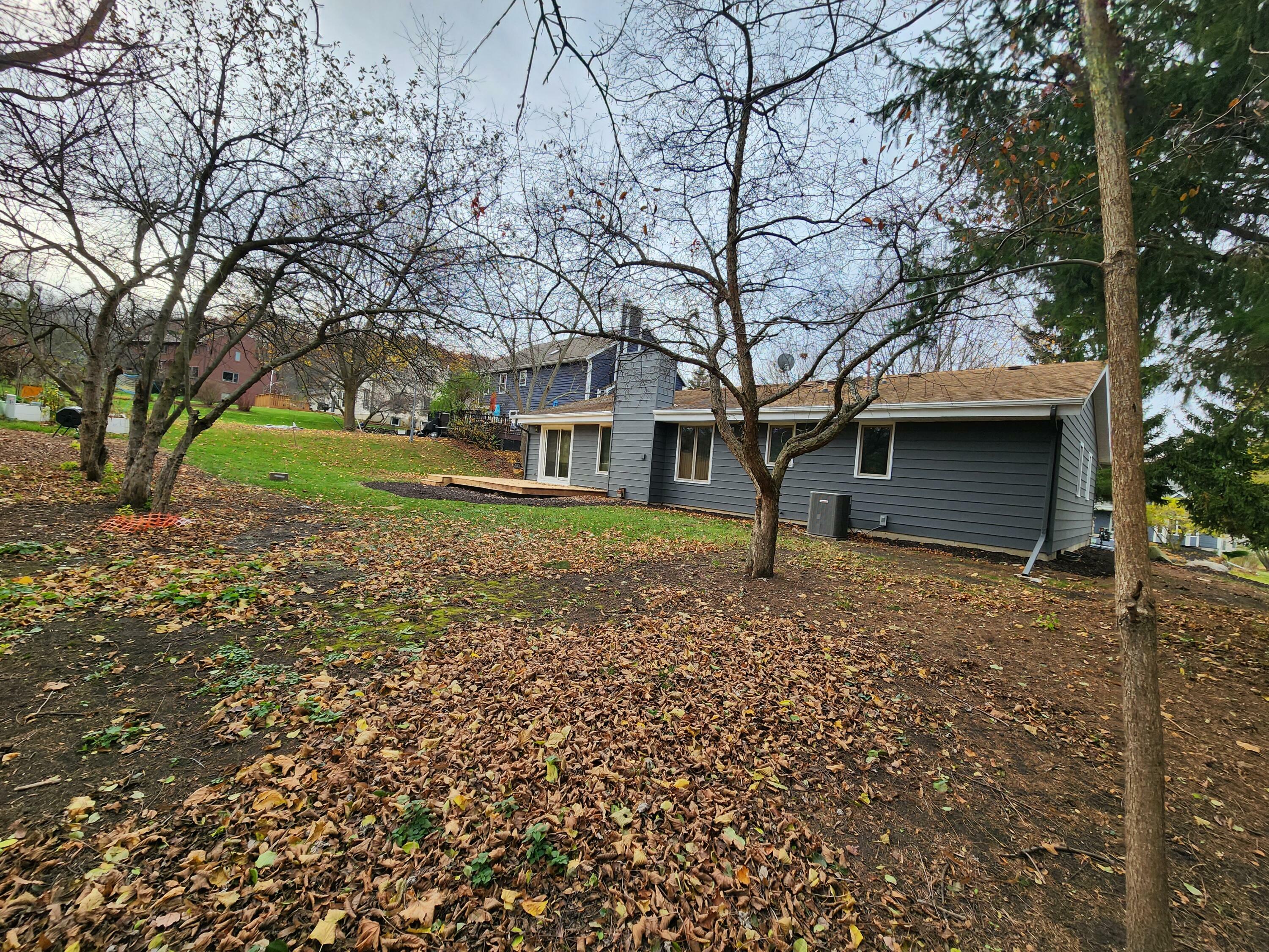 Property Photo:  3032 Minot Ln  WI 53188 