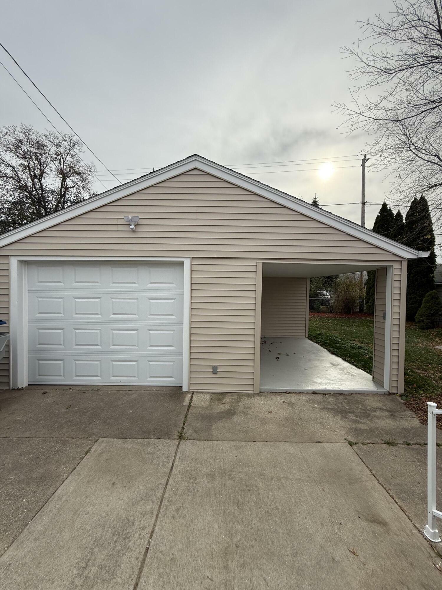 Property Photo:  2247 W Lawn Ave  WI 53209 