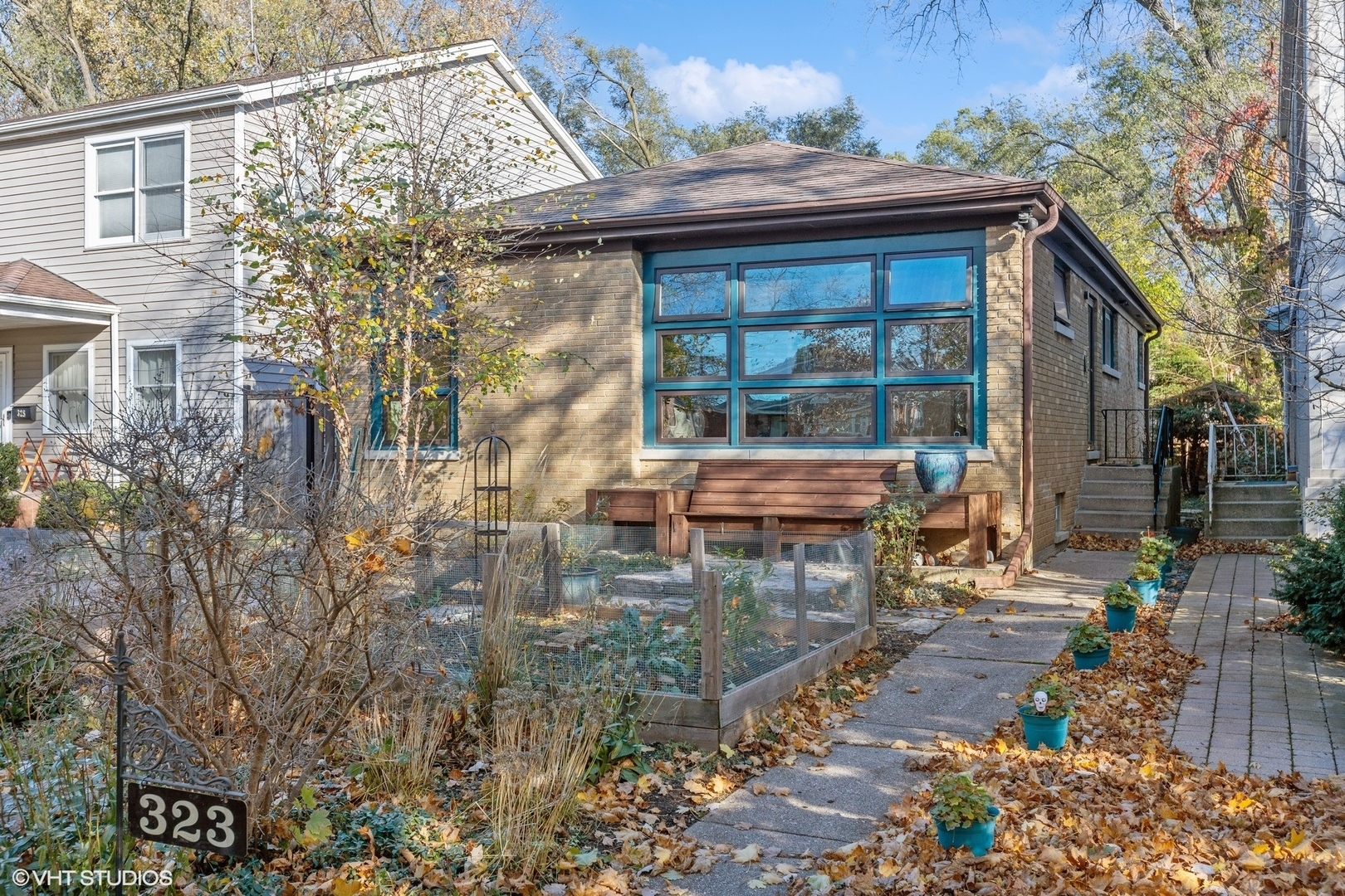 Property Photo:  323 Darrow Avenue  IL 60202 