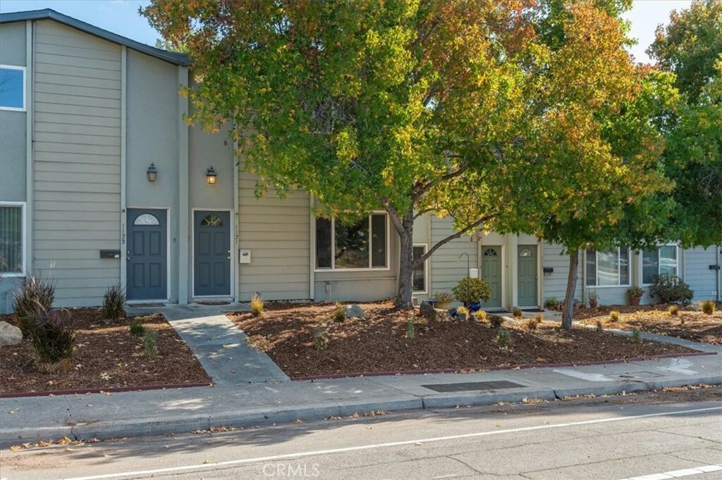 Property Photo:  1121 Laurel Lane 60  CA 93401 