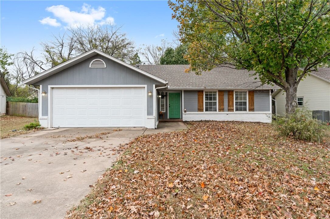 Property Photo:  1311 Granite Avenue  AR 72704 