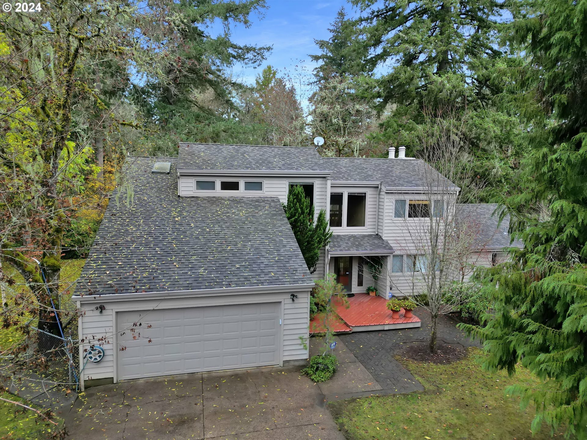 Property Photo: 92932 Paschelke Rd OR 97454