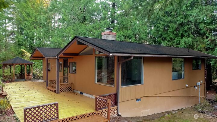 Property Photo: 31 E Lombard Road S WA 98546