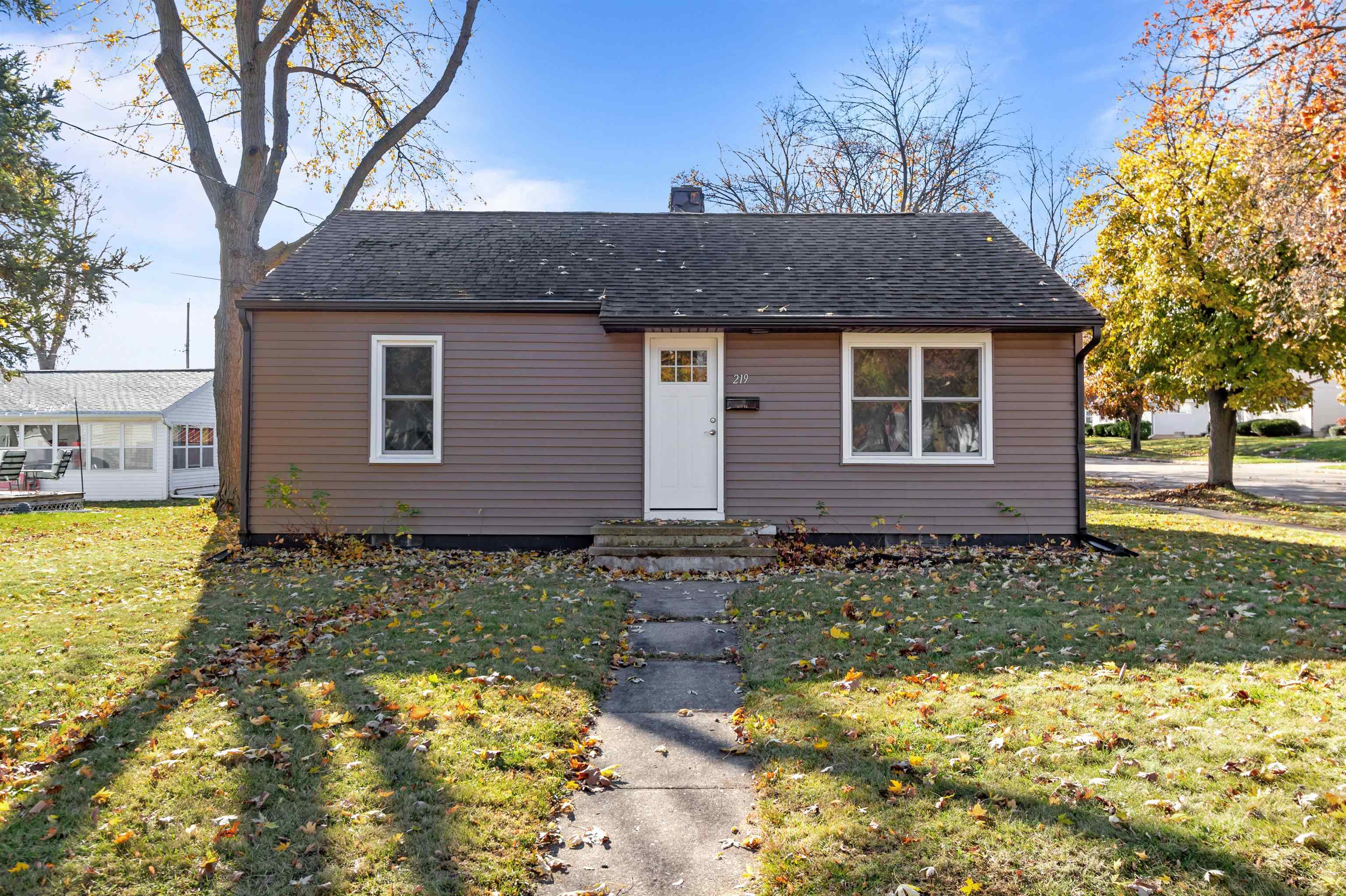 Property Photo:  219 W 3rd Street  WI 54136 