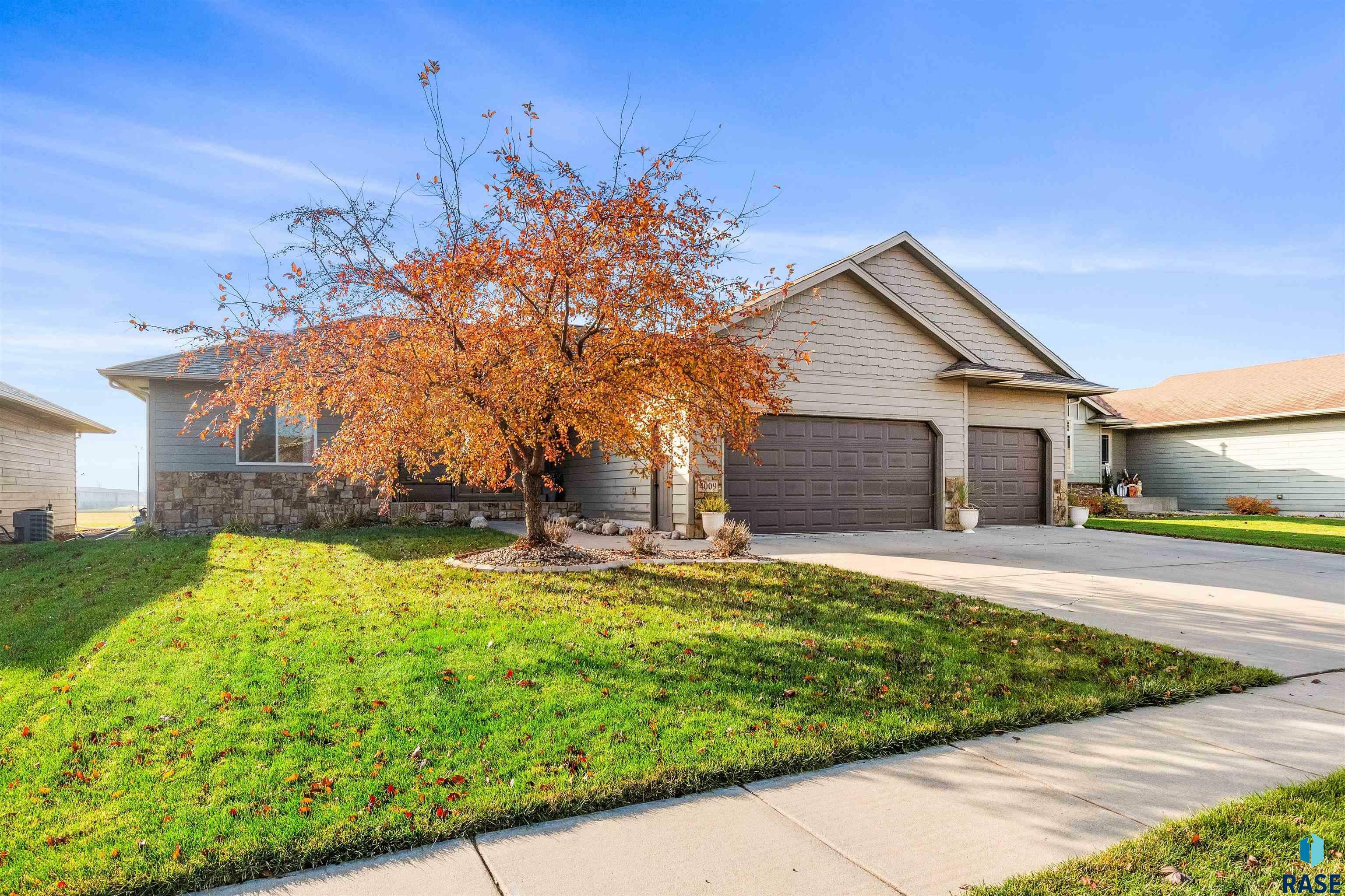 Property Photo:  4009 E Brookline Dr  SD 57110 