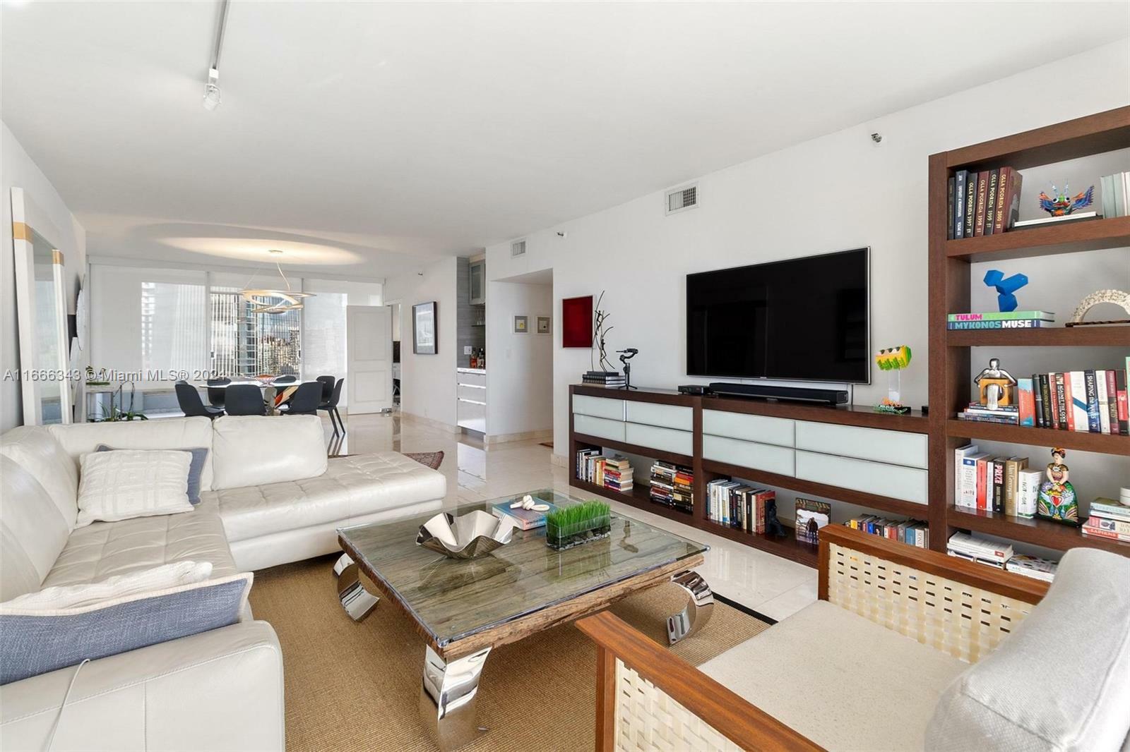 Property Photo:  1541 Brickell Ave C3206  FL 33129 