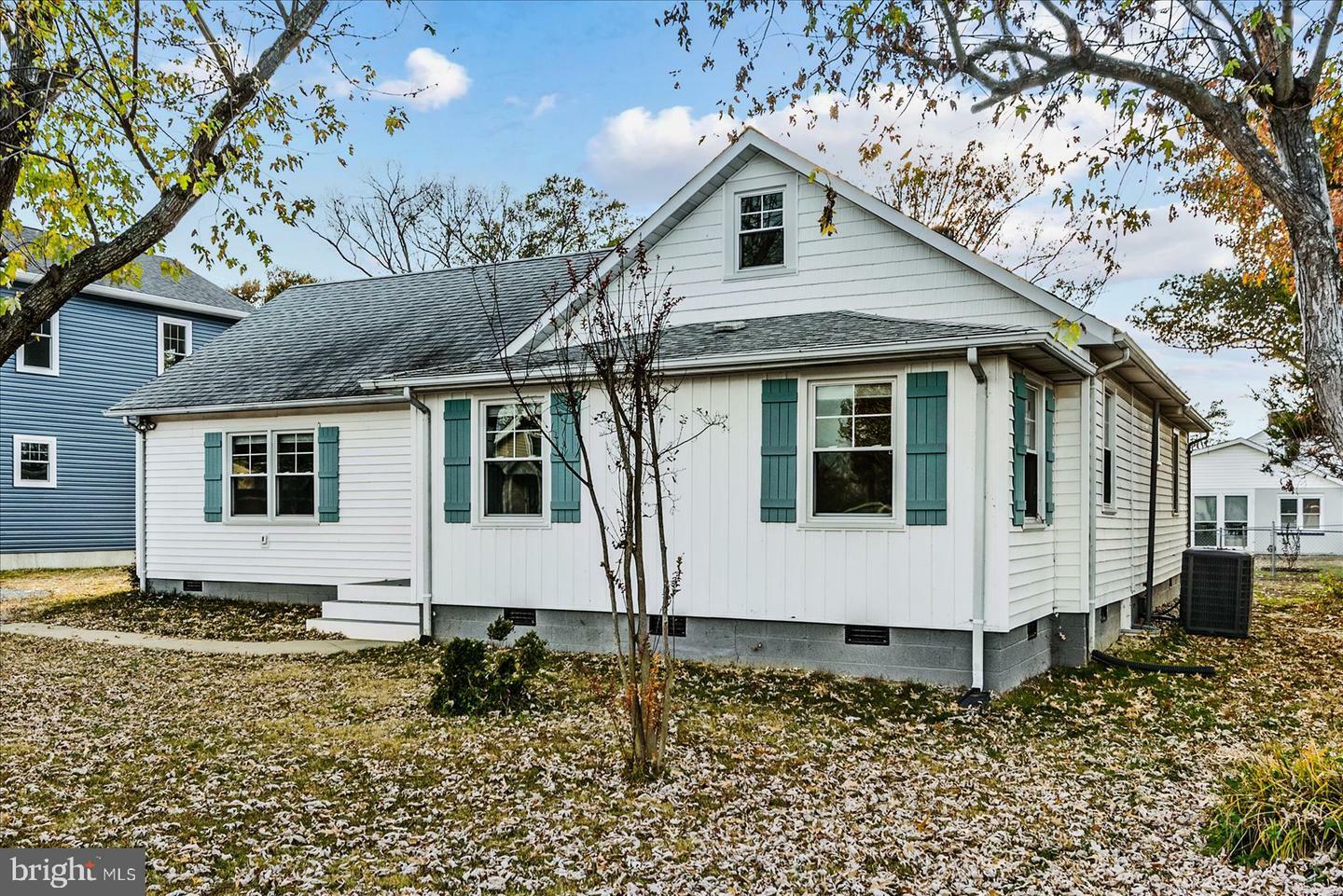 Property Photo:  505 Monroe Bay Avenue  VA 22443 