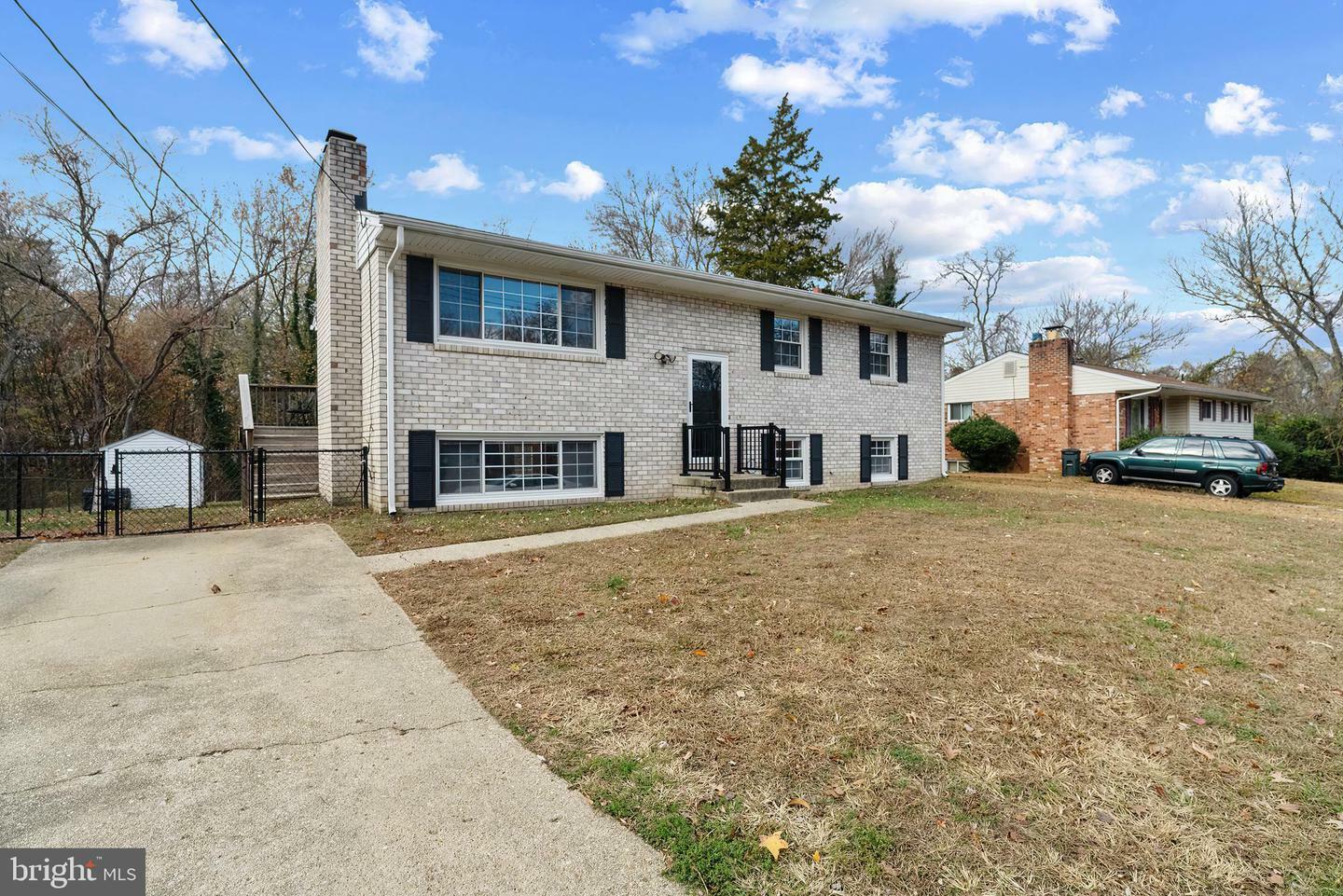 Property Photo:  7405 Epping Avenue  MD 20744 