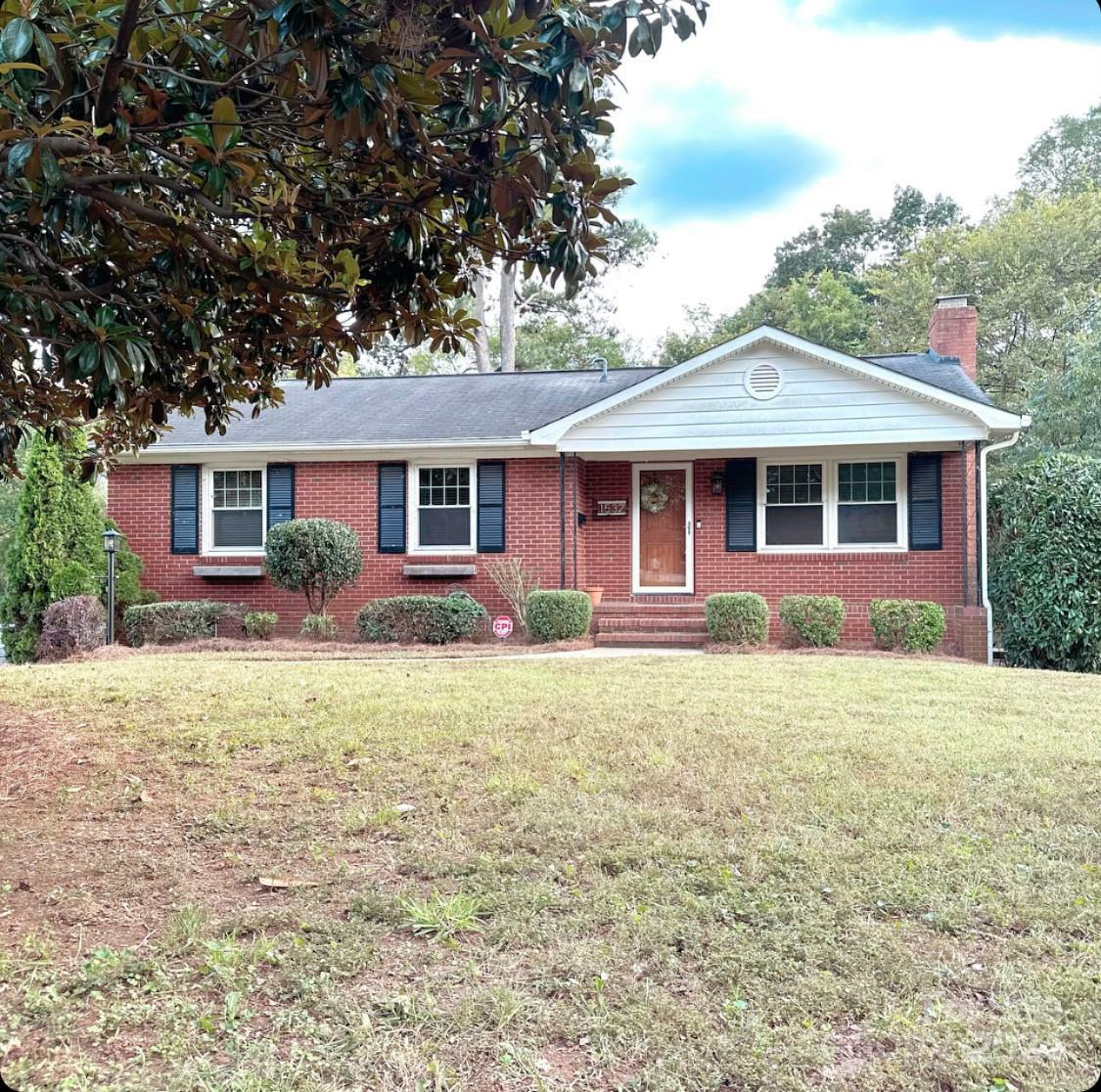 Property Photo:  1532 Starbrook Drive  NC 28210 