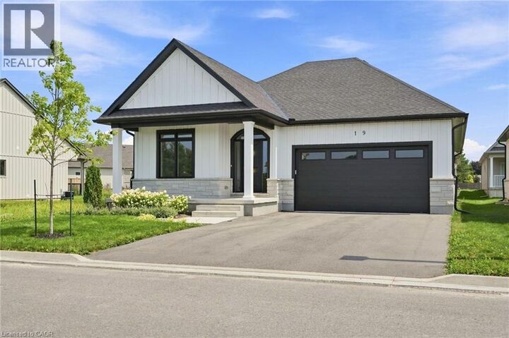 19 Oakley Drive — photo 1