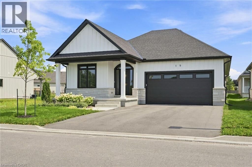 Property Photo: 19 Oakley Drive ON L0S 1N0