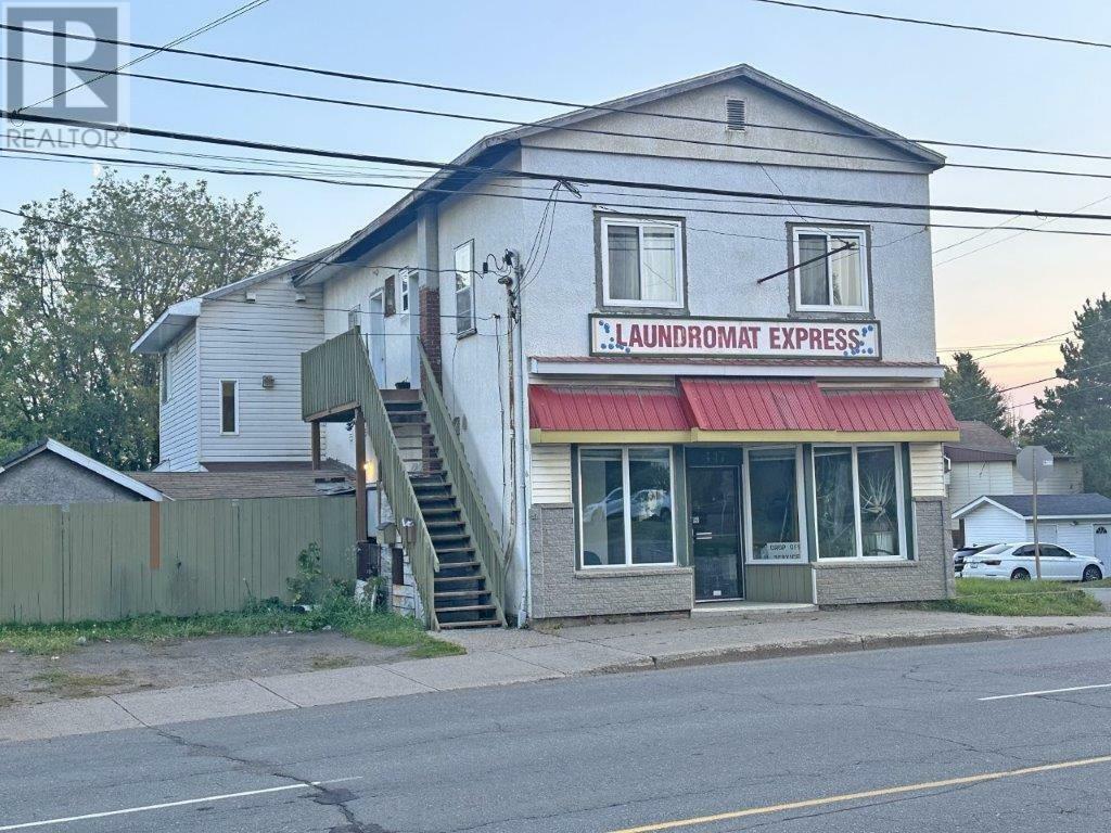 Photo de la propriété:  447 Oliver Road  ON P7B 2G4 