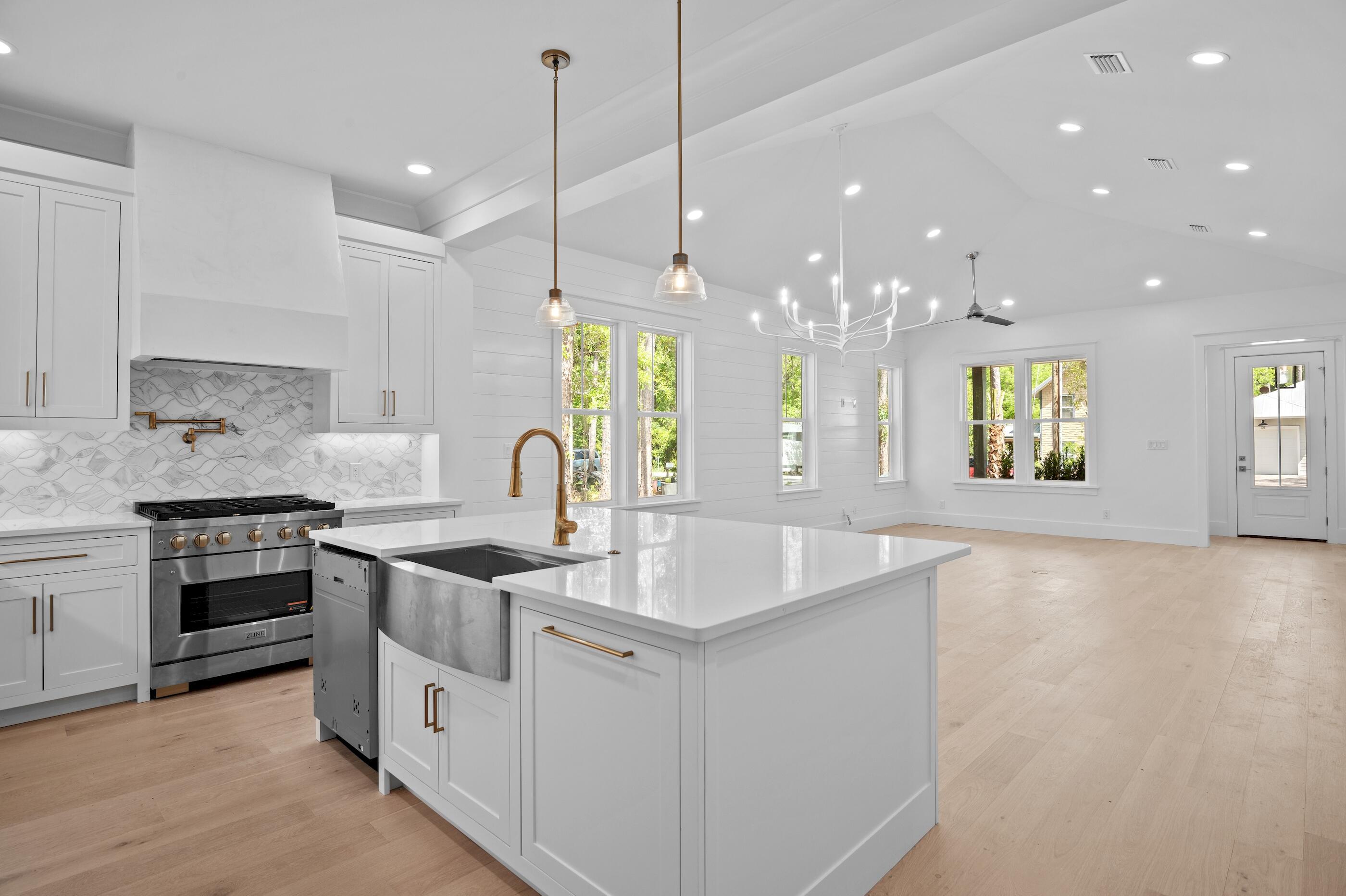 Property Photo: 120 Summer Breeze Lane FL 32459