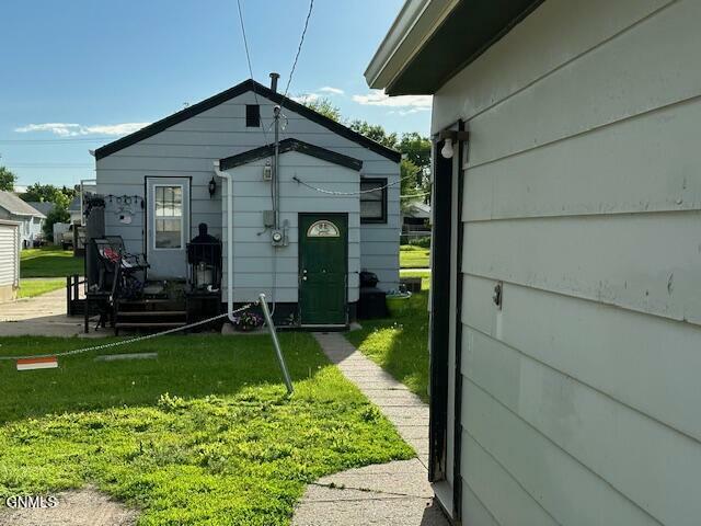 Property Photo:  415 12th Street  ND 58501 