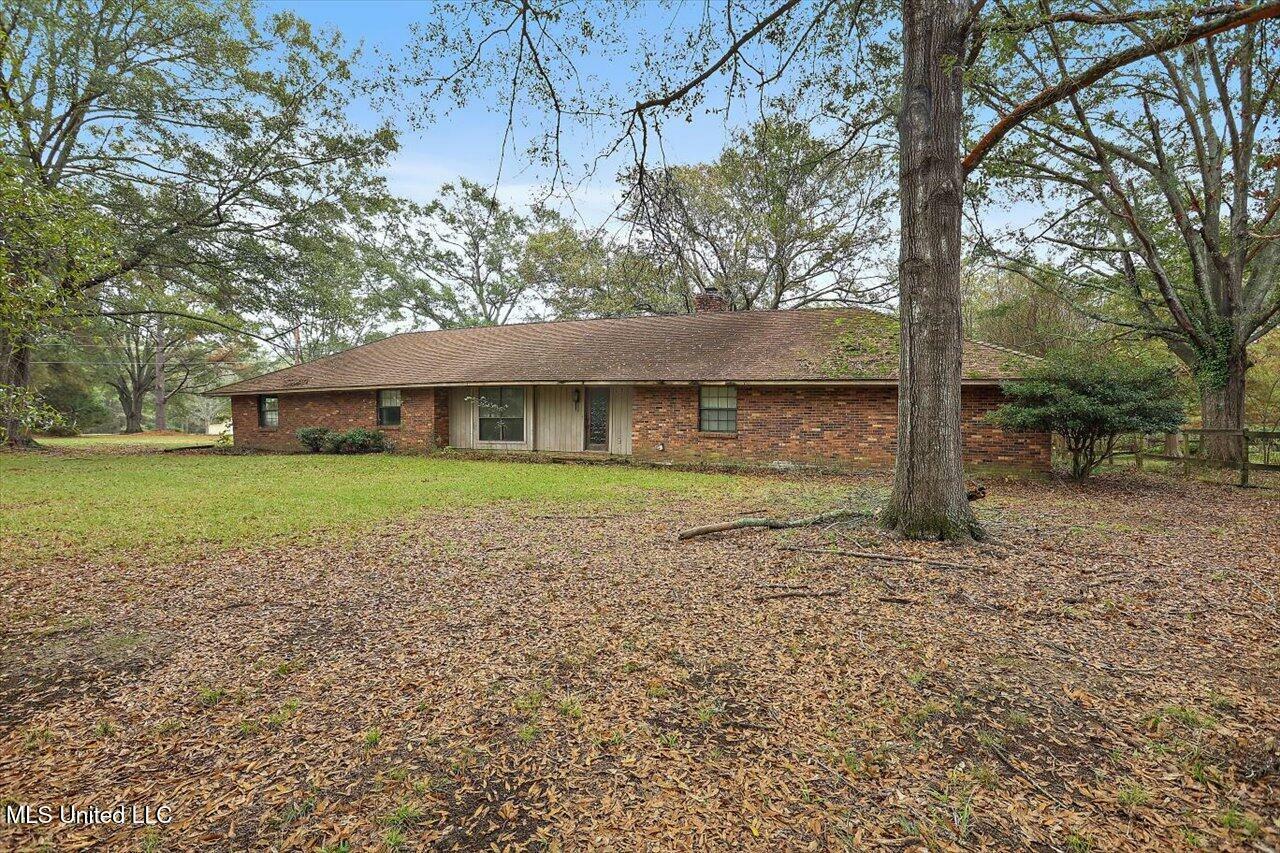 Property Photo:  416 N Old Canton Road  MS 39110 