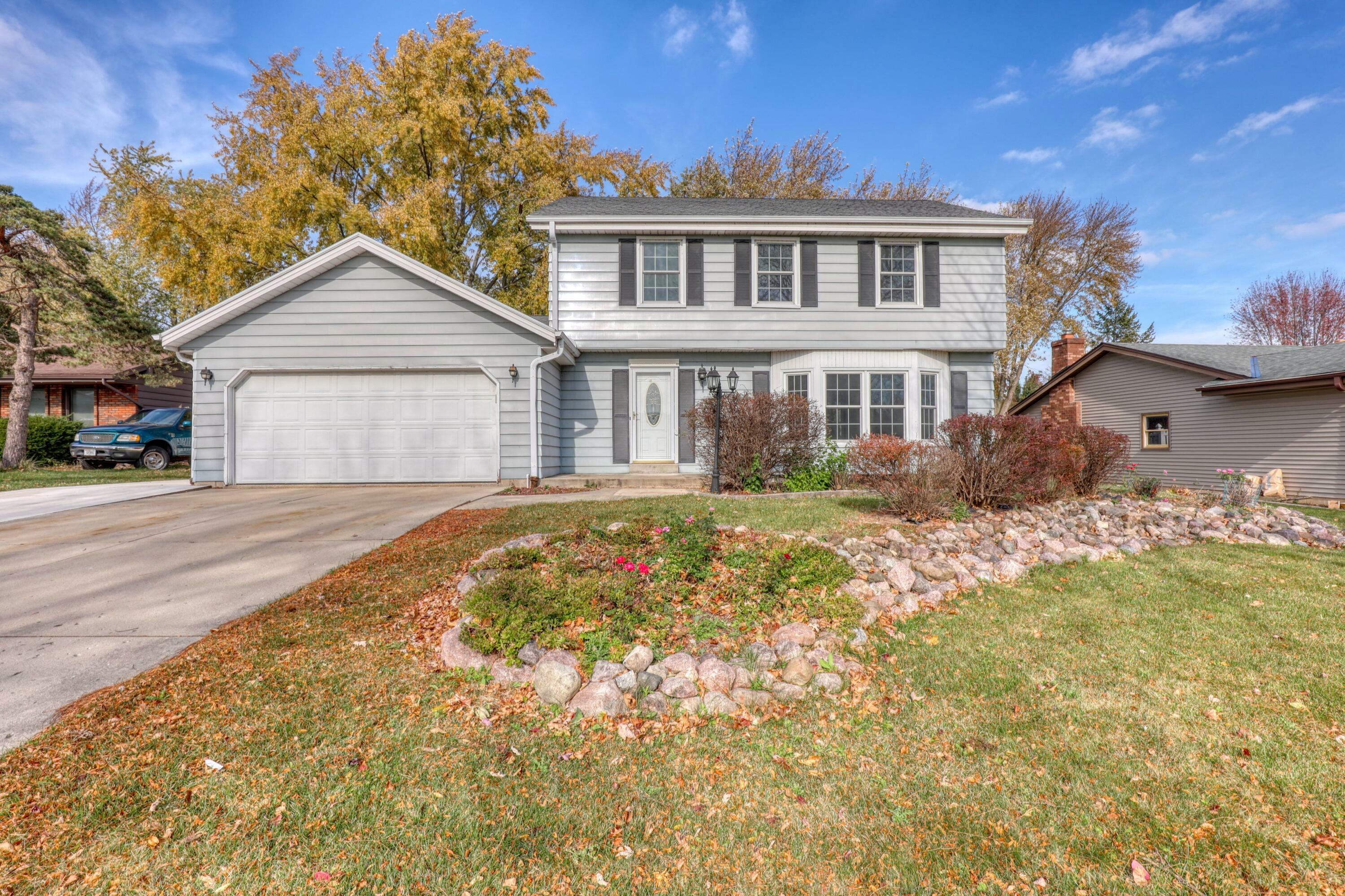 500 E Arthur Dr  Oak Creek WI 53154 photo