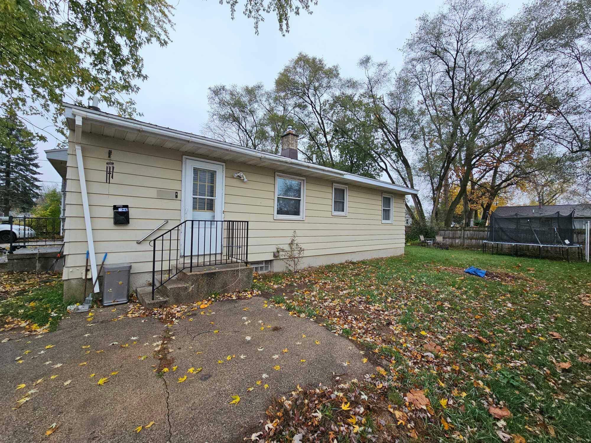 Property Photo:  4508 Hyde Park  MI 49548 