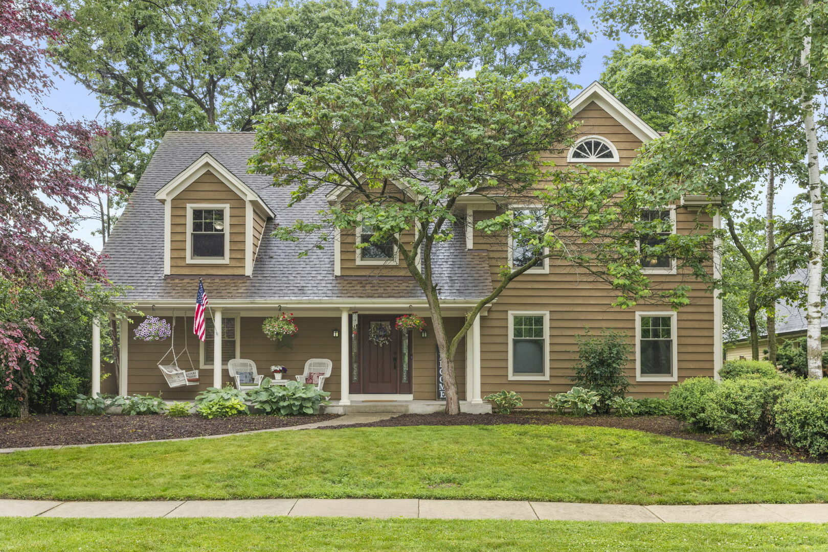 Property Photo: 1310 Yorkshire Woods Court IL 60189
