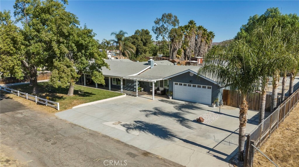 Property Photo:  1980 White Horse Lane  CA 92860 