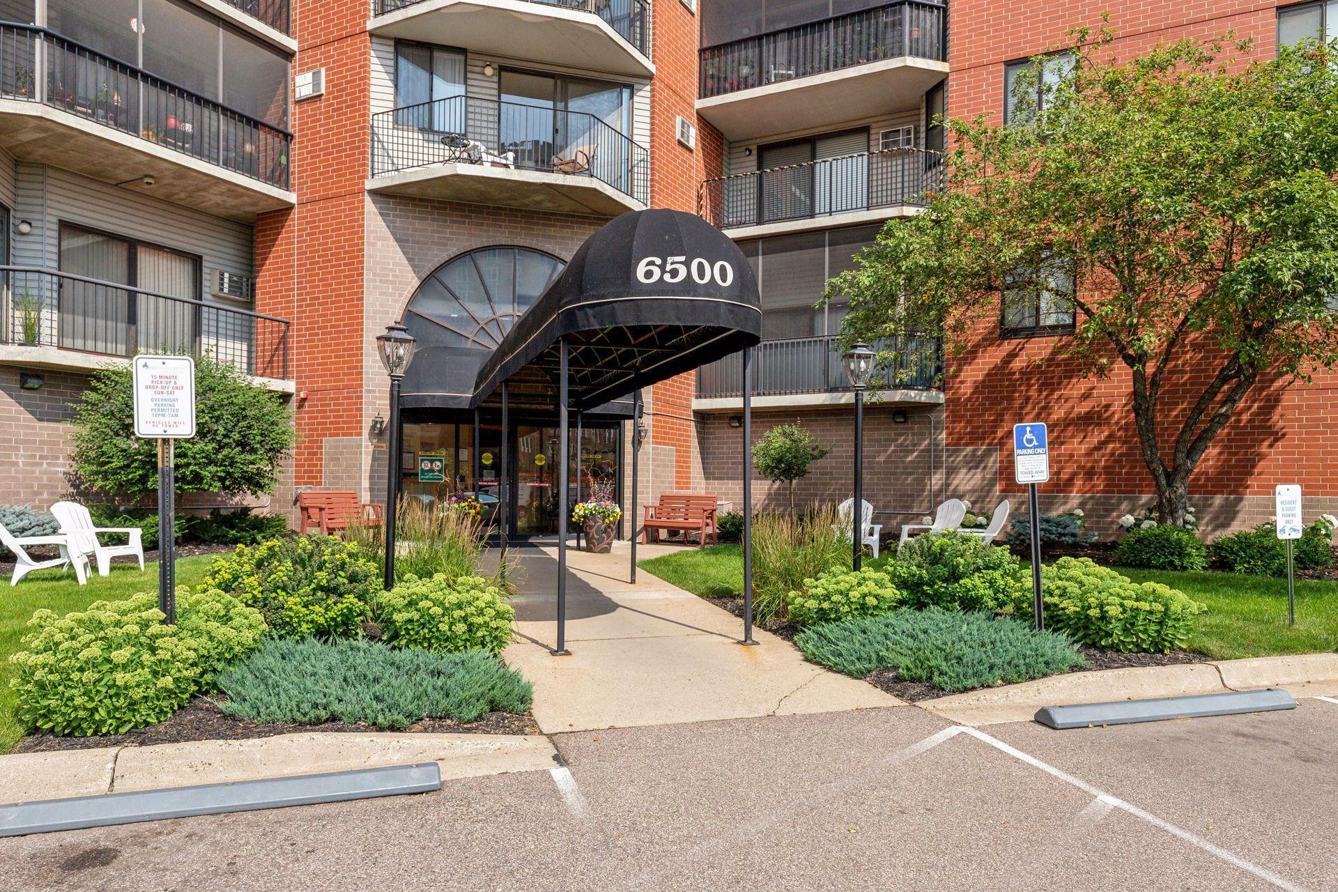 Property Photo:  6500 Woodlake Drive 711  MN 55423 