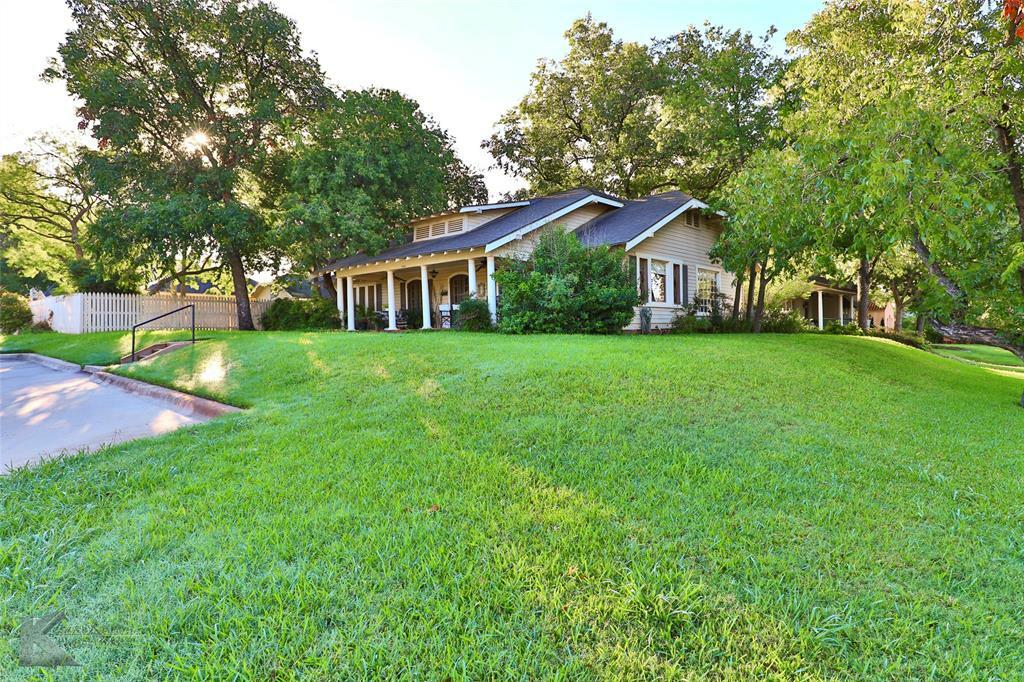 Property Photo:  2243 S 10th Street  TX 79605 