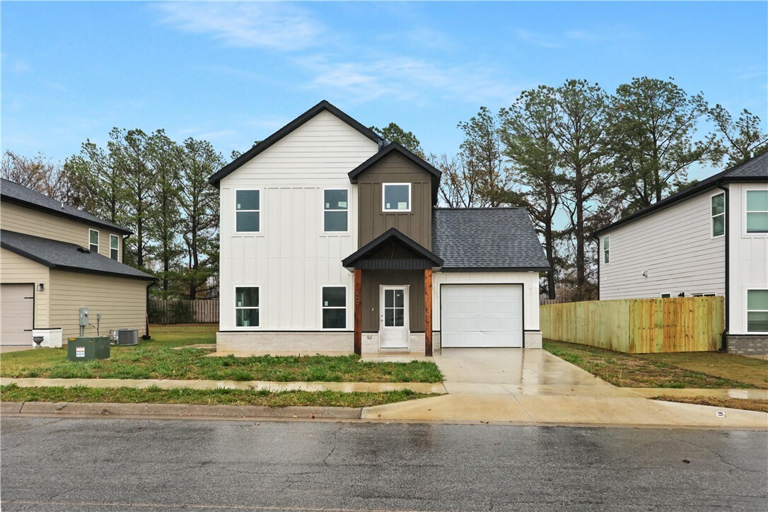 Property Photo:  407 S 21st Street  AR 72758 