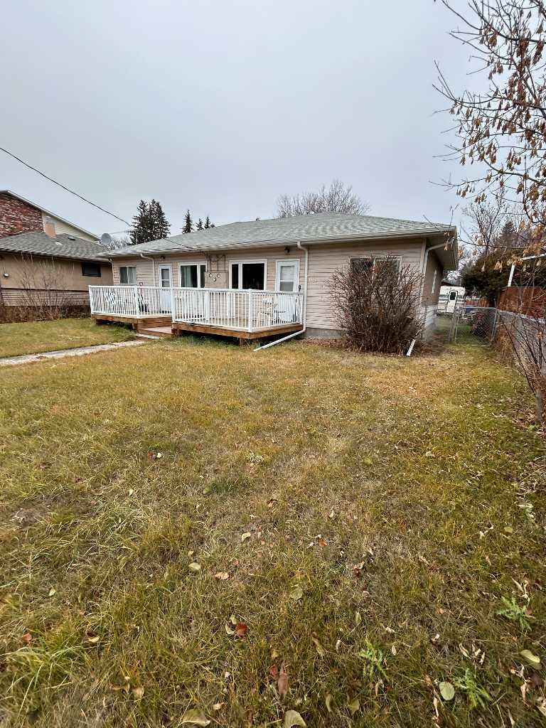 Property Photo:  4120 50 Street 4120  AB T4N 1W7 