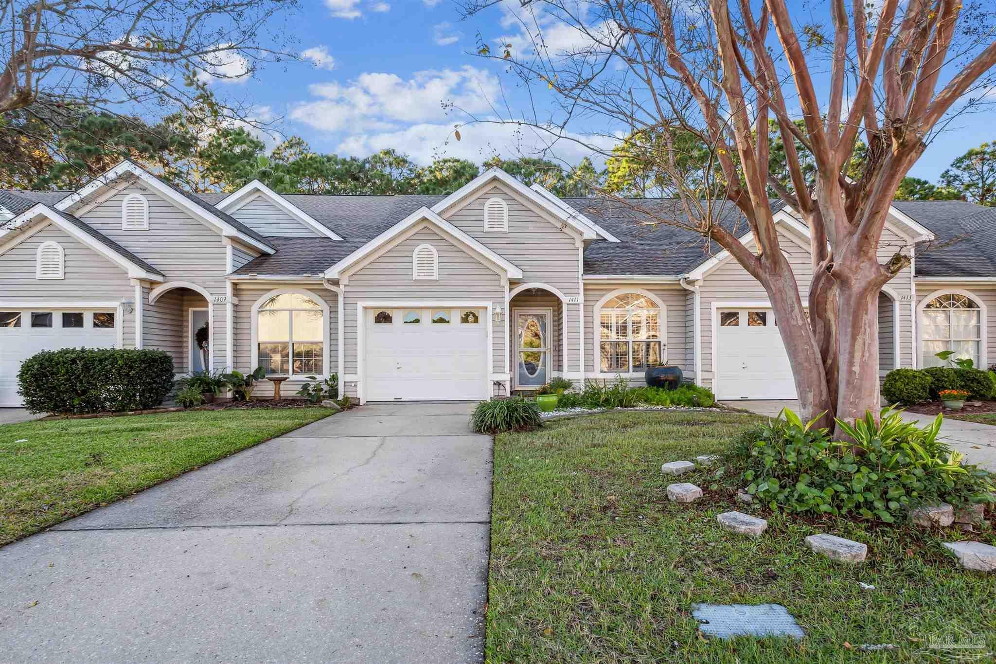 Property Photo:  1411 Tiger Lake Dr  FL 32563 