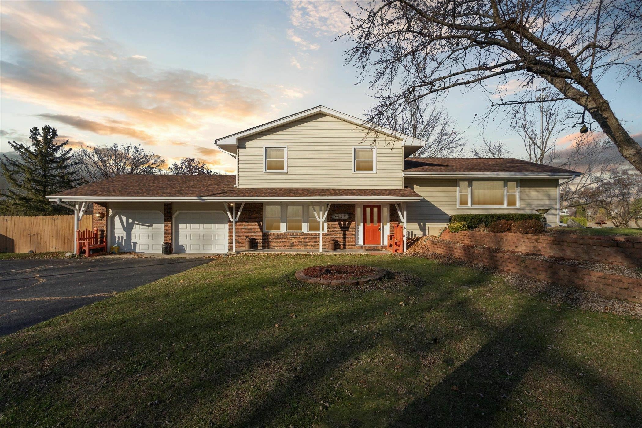 Property Photo:  1940 Valley View Road  IL 61008 