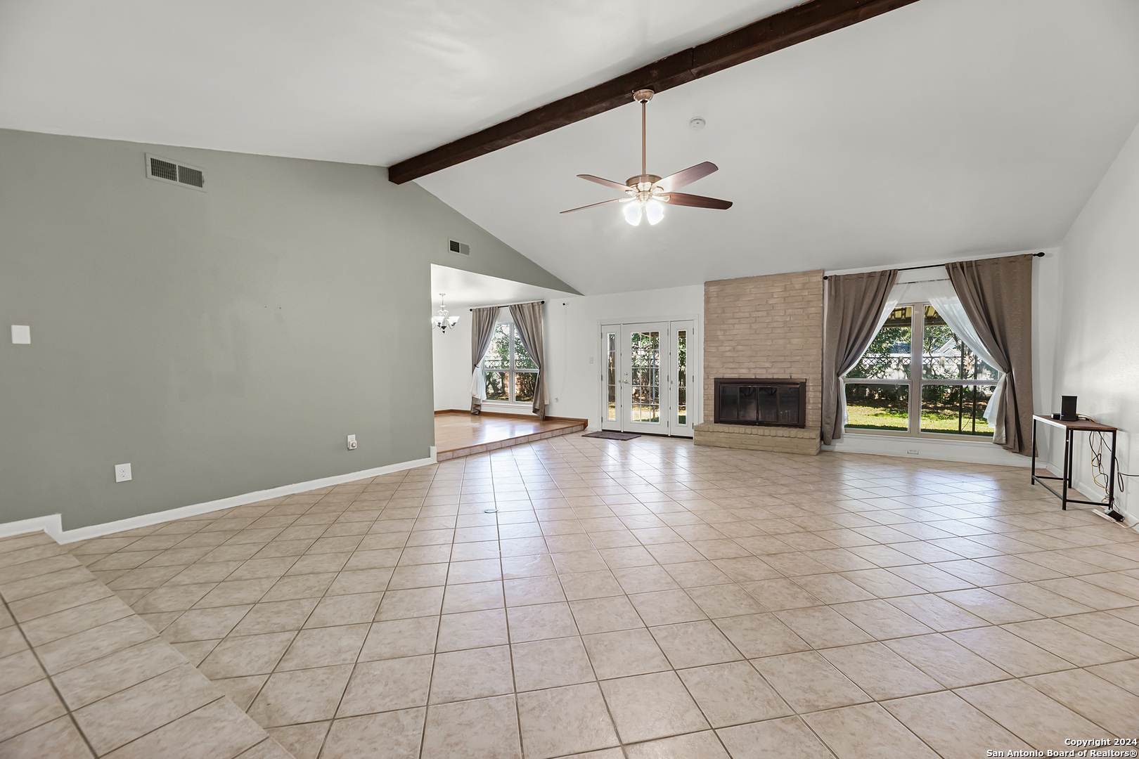 Property Photo:  214 Oldtowne Rd  TX 78155 