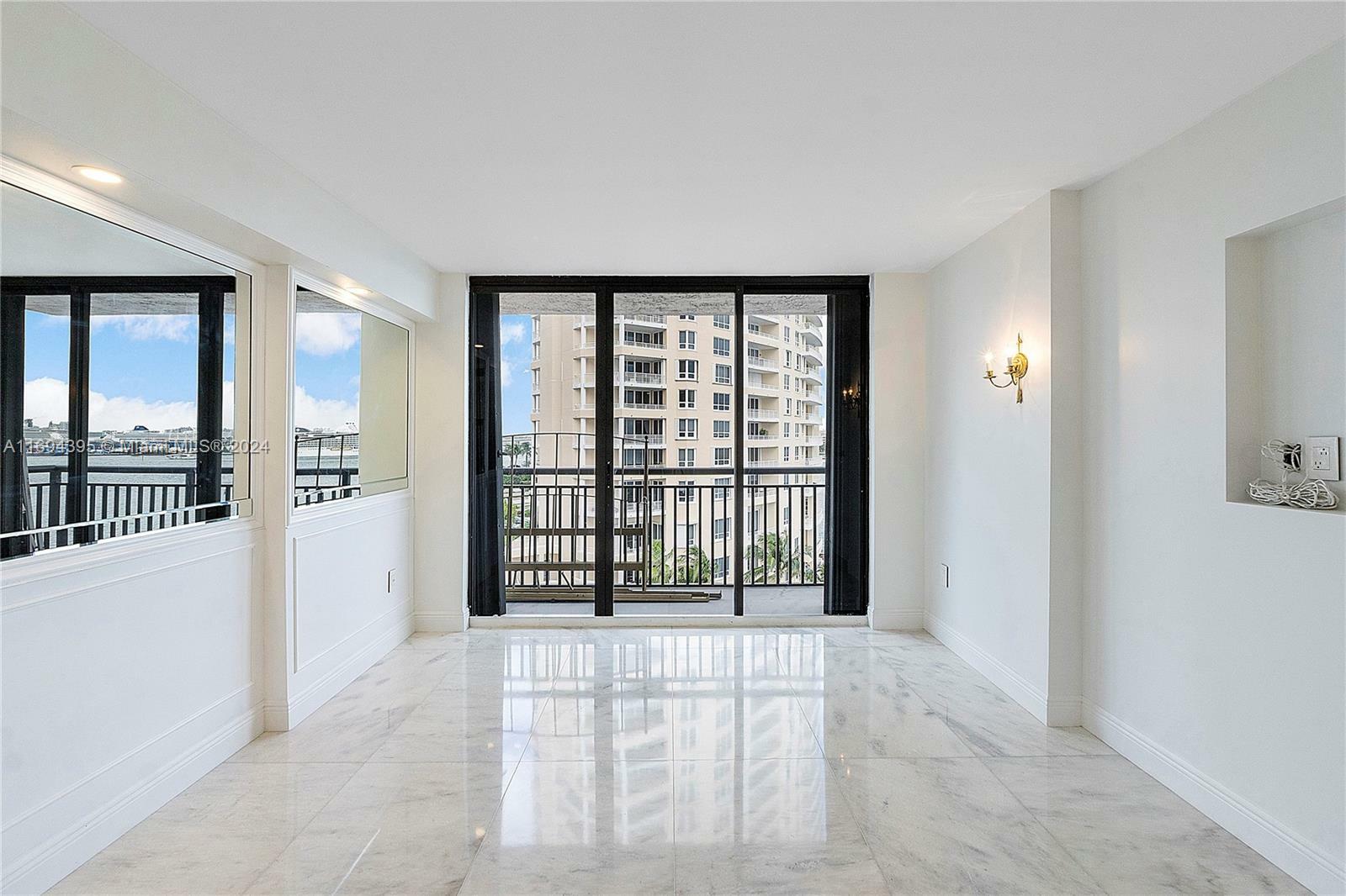 Property Photo:  540 Brickell Key Dr 928  FL 33131 