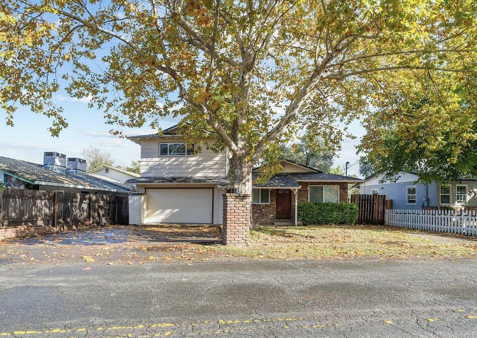 2717 Henderson Road  Redding CA 96002 photo