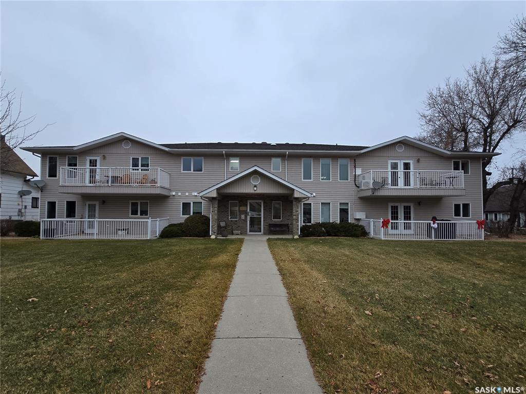 Property Photo: 304 3rd Avenue E 202 SK S0K 4T0