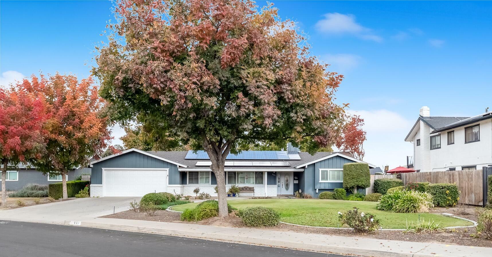 Property Photo:  801 Fairway Drive  CA 93221 