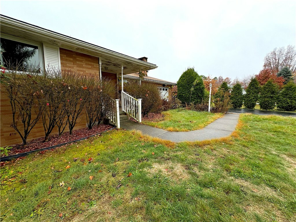 Property Photo:  1819 W Loucks Ext  PA 15683 