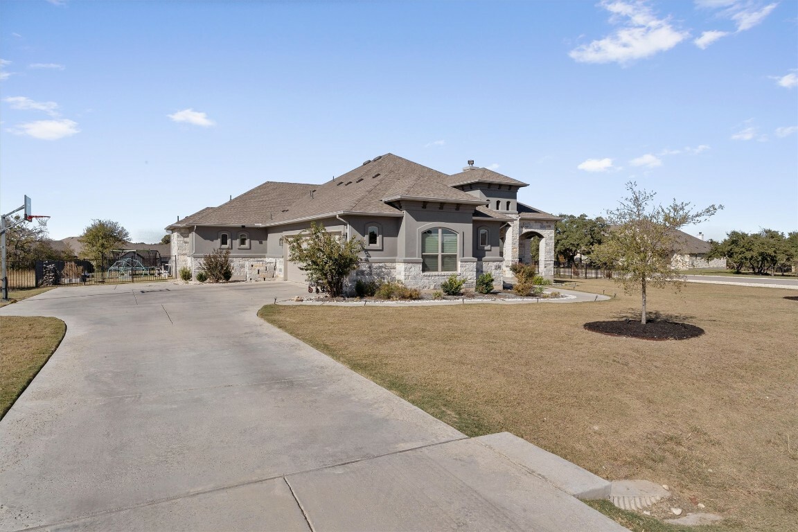 Property Photo:  100 Houston Cove  TX 78642 