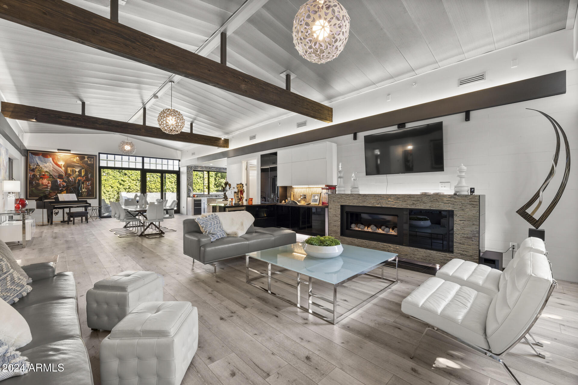 Property Photo: 8614 E Berridge Lane AZ 85250