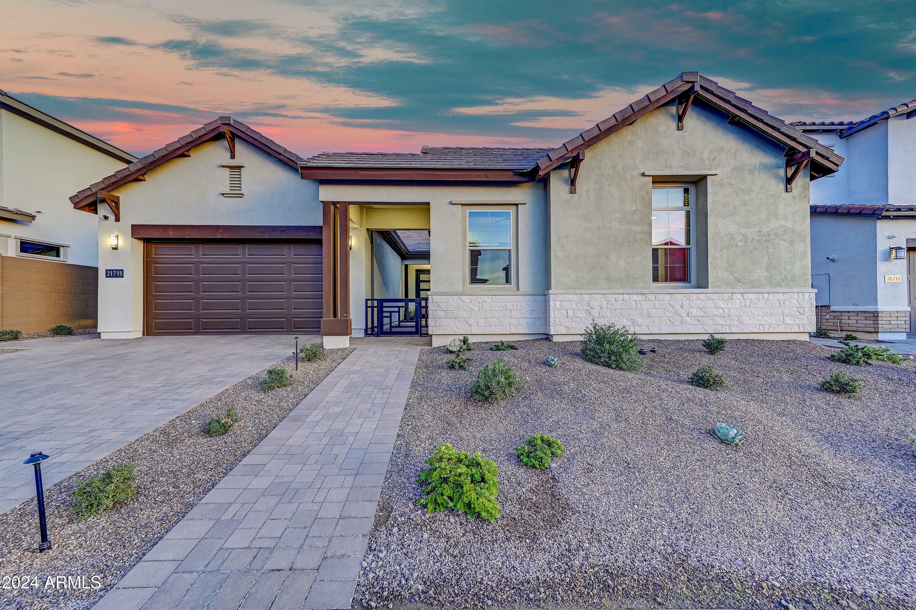 Property Photo:  21715 N 61st Way  AZ 85054 