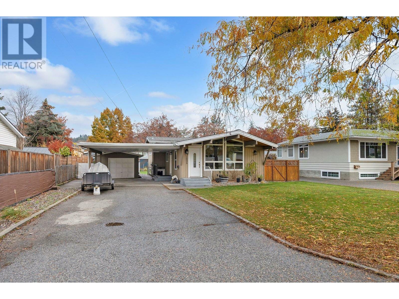 1698 Gillard Drive  Kelowna BC V1Y 4K1 photo