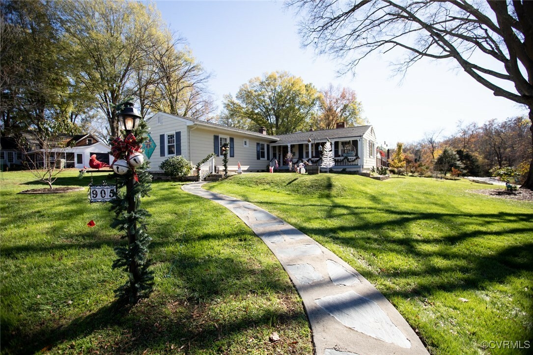 Property Photo:  905 Irving Street  VA 23901 