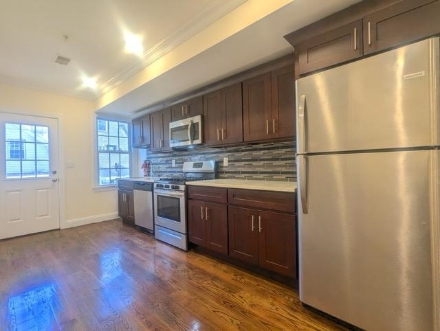 Property Photo:  211 Ogden Ave 1  NJ 07307 