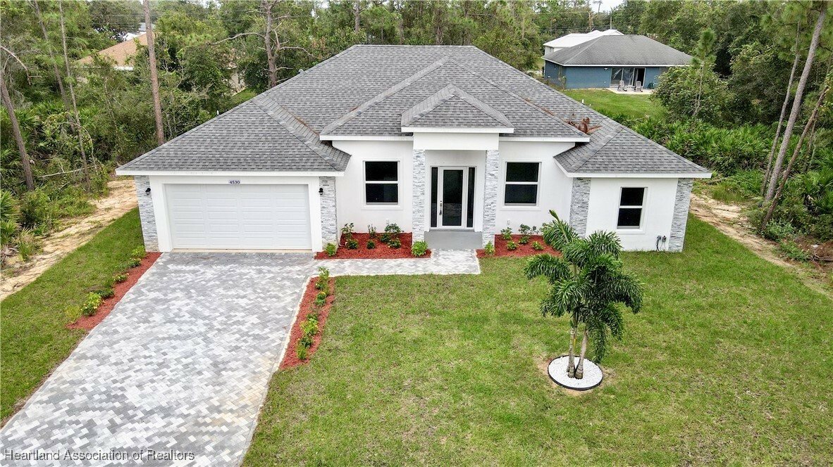 Property Photo:  4530 Garden Avenue  FL 33875 