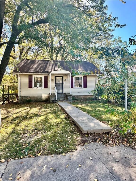 Property Photo:  2501 E 68th Terrace  MO 64132 