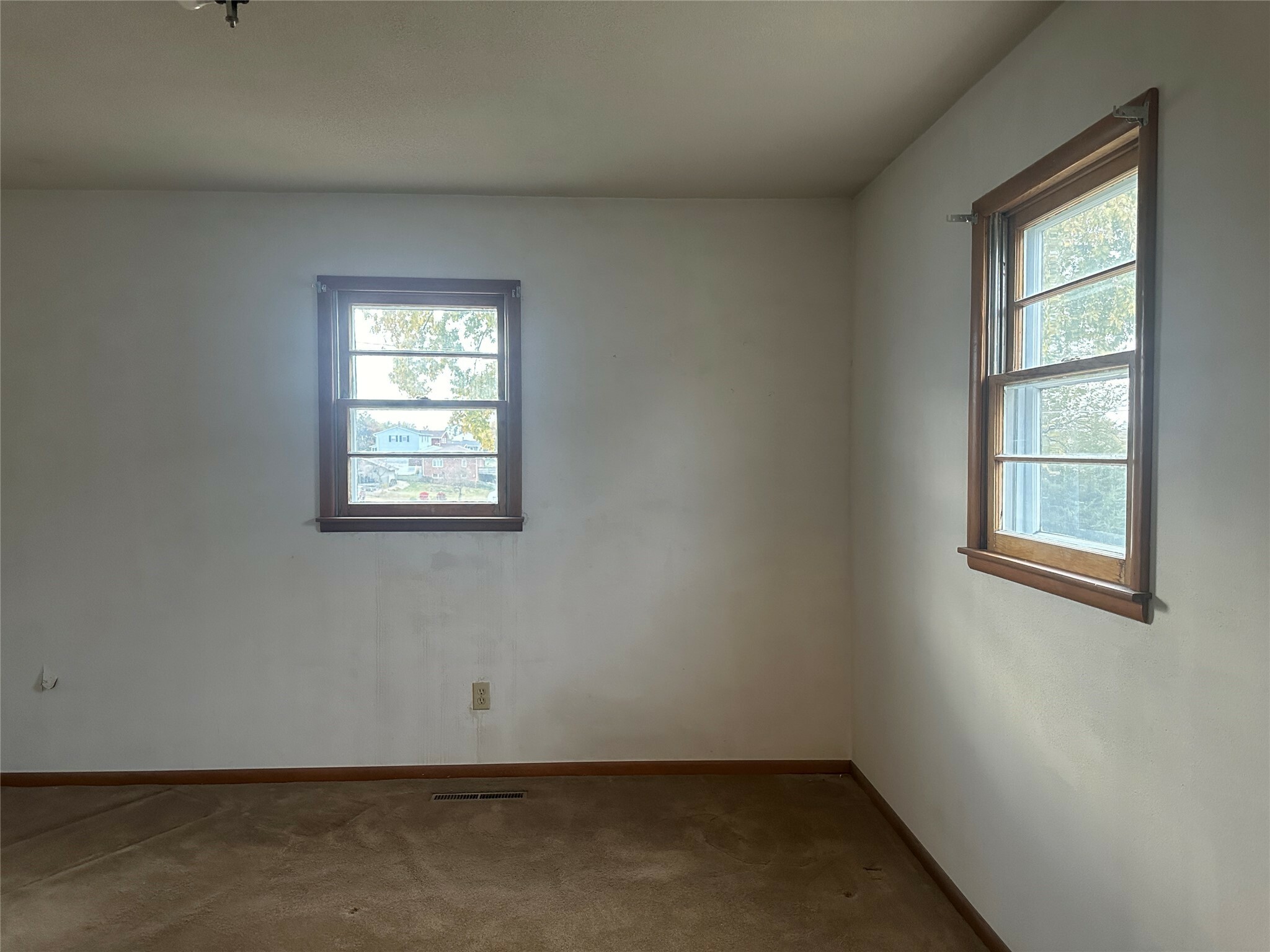 Property Photo:  1109 S 1st Street  IA 50158 