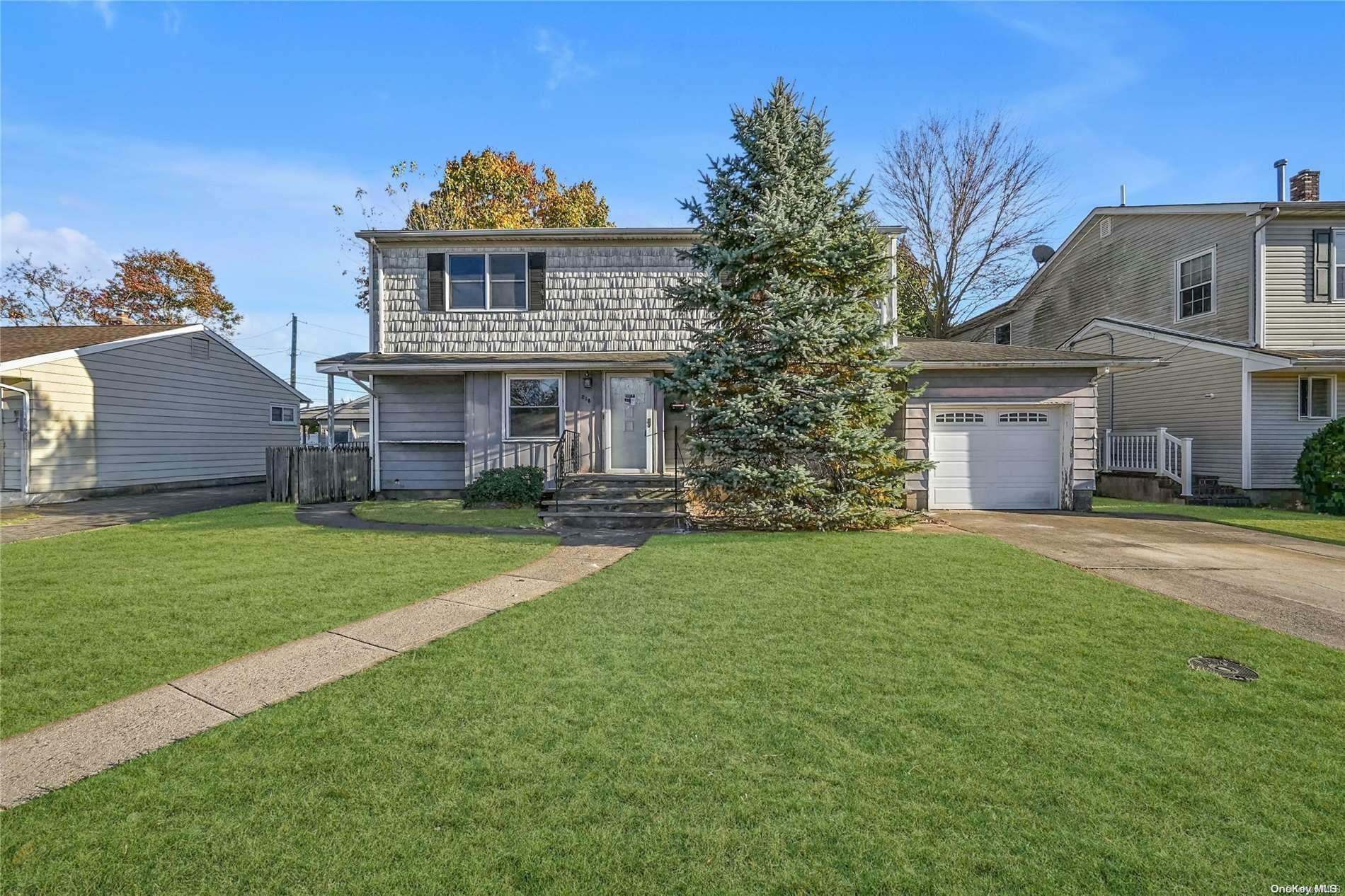 Property Photo:  218 Dartmouth Drive  NY 11801 