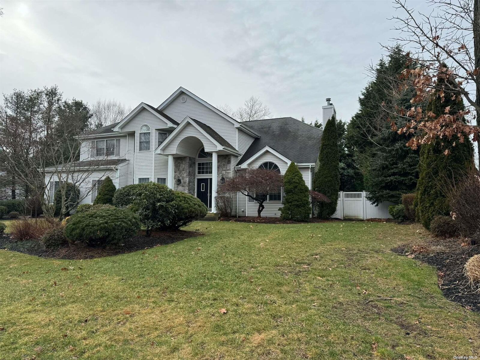 Property Photo:  8 Park View Lane  NY 11755 