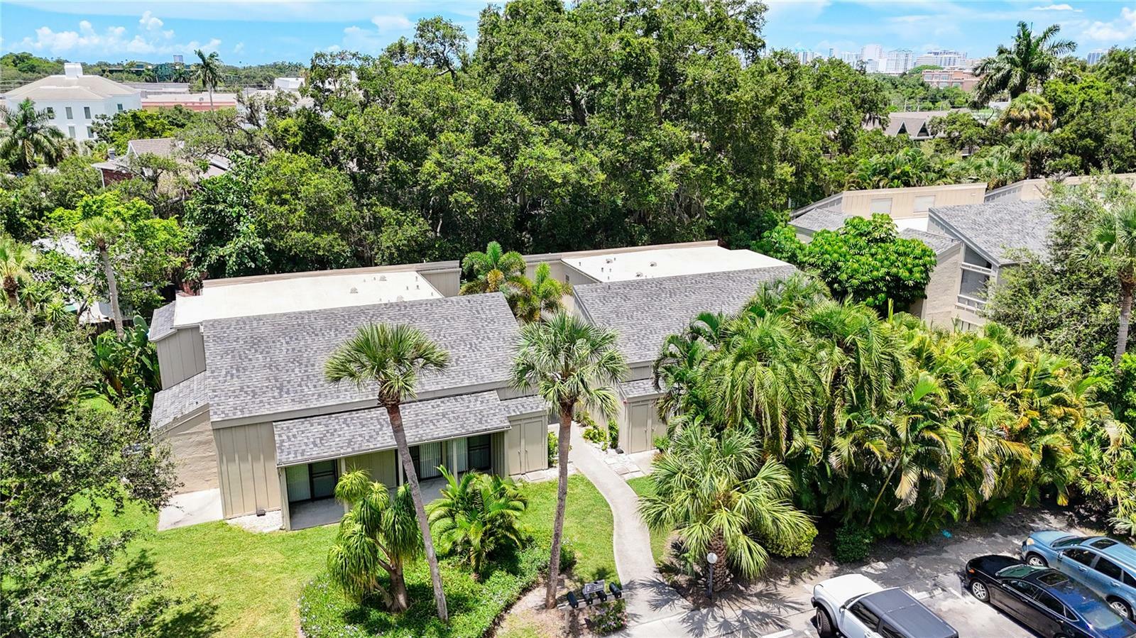 Property Photo:  2208 Bahia Vista Street F3  FL 34239 