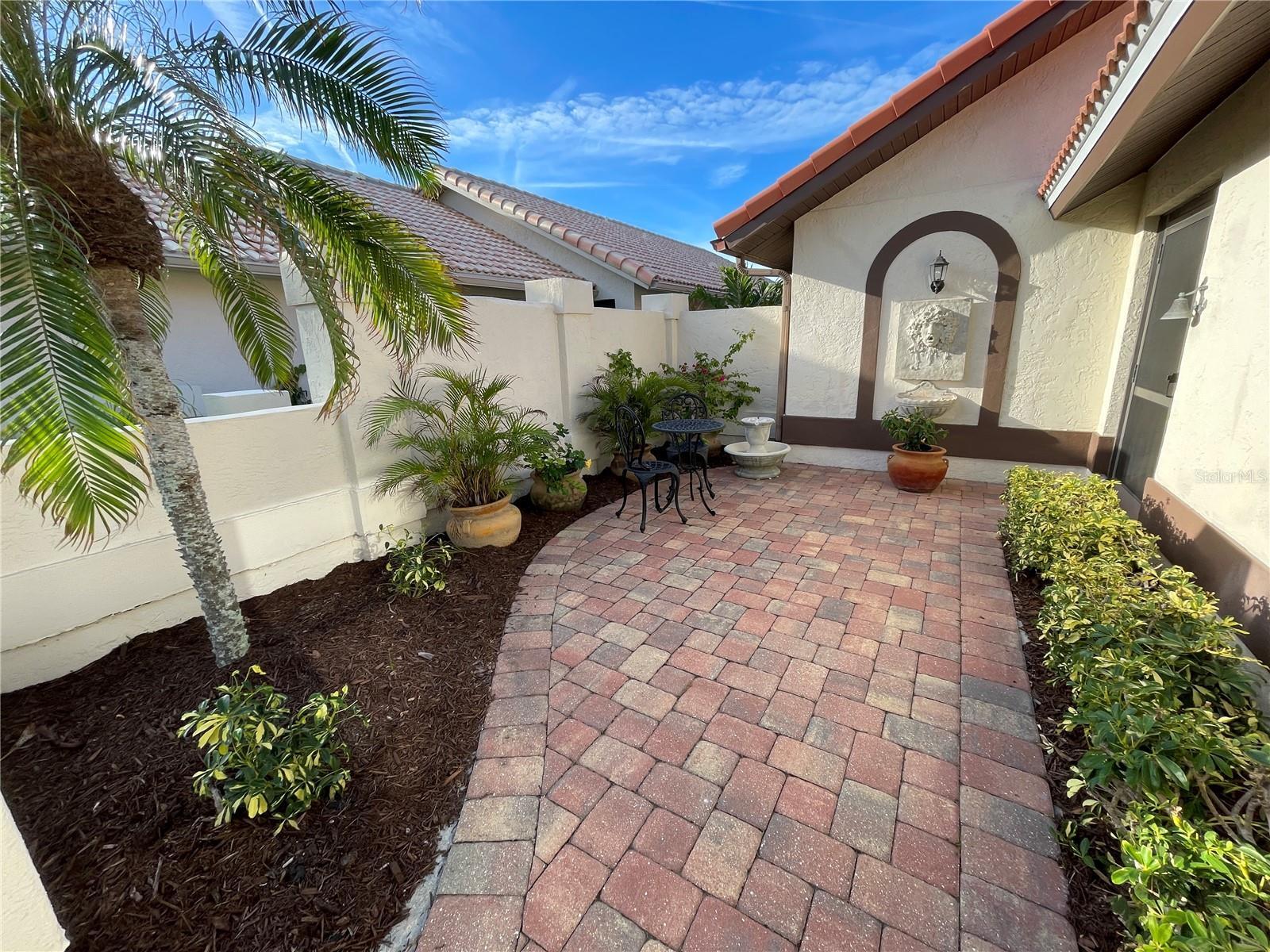 Property Photo: 198 Carriage House Lane 198 FL 34275